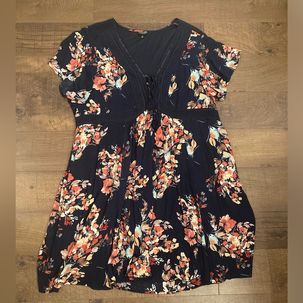 Torrid Navy Floral Dress Tie-Front V-Neck Feminine Flutter Sleeve Women’s 3X